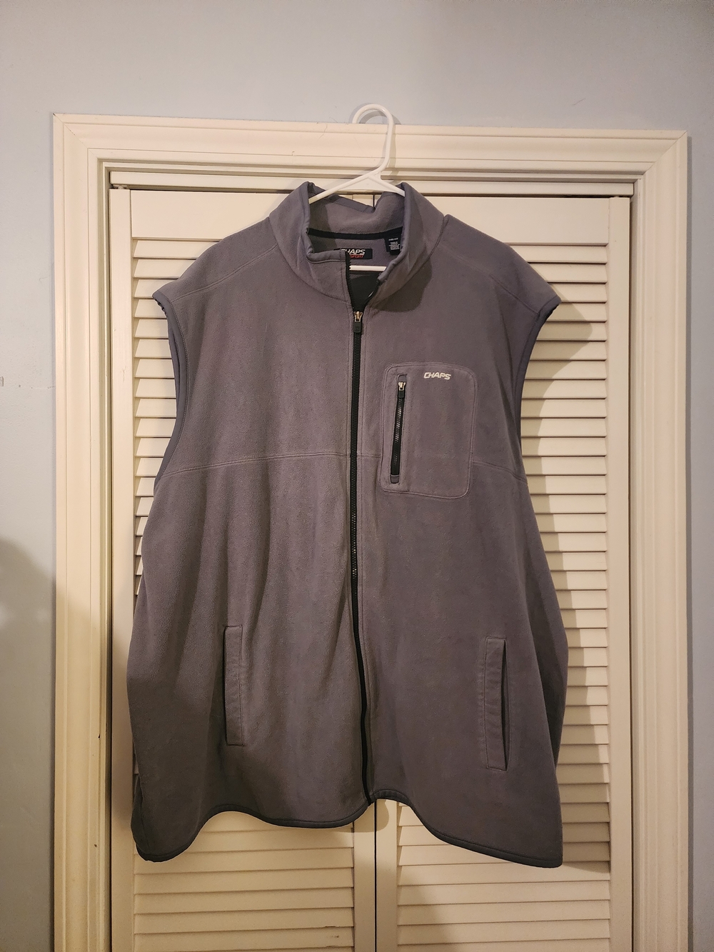 Chaps Men's Gray Fleece Zip-Front Vest